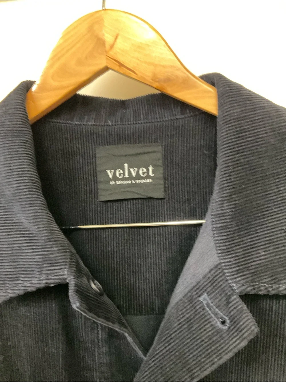 Velvet by Graham & Spencer excellent 28